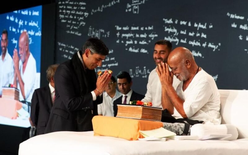 British PM Rishi Sunak Visits Morari Bapu’s Ram Katha At Cambridge University