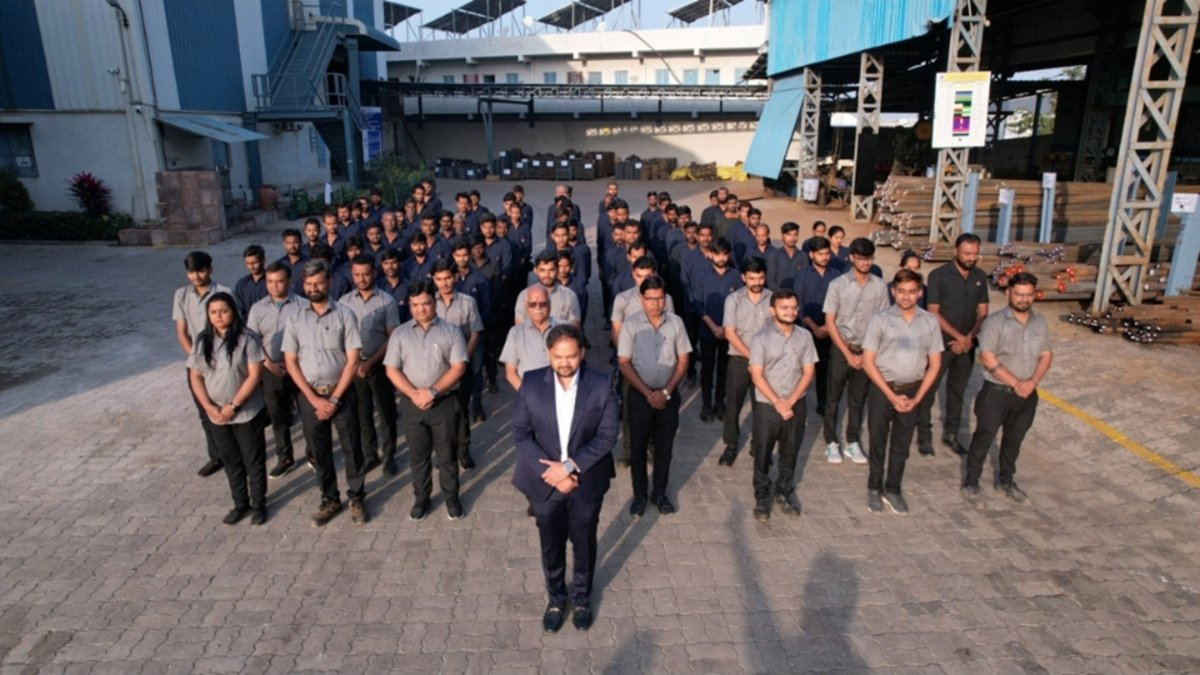 This commerce background Founder took roots in technical manufacturing and built a 150,000 sq ft factory