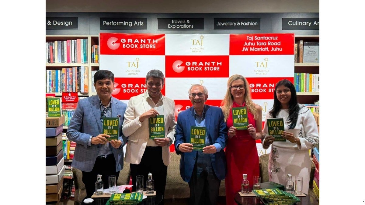 Nadir Godrej launches Dheeraj Gupta’s book ‘Loved By A Billion’.